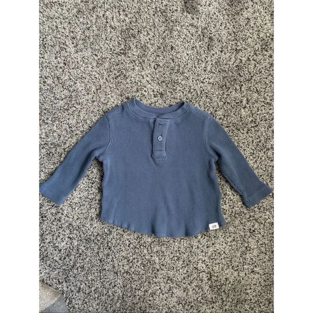 ❤️GAP Baby Waffle Shirt 3-6M